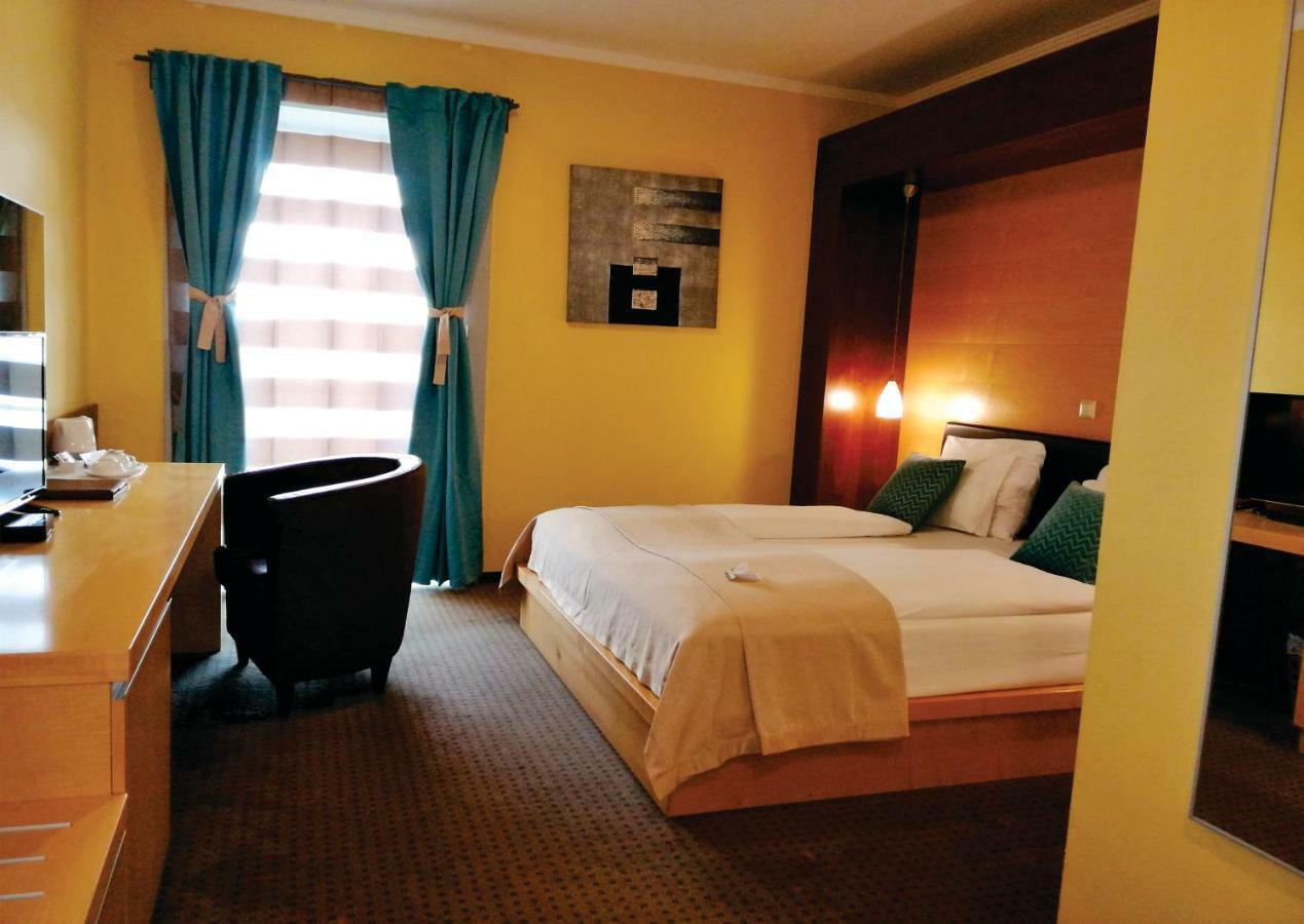 Betnava Hotel Марибор Экстерьер фото